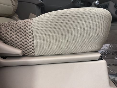 Used 2014 Nissan Frontier SV w/ SV Value Truck Package image 31