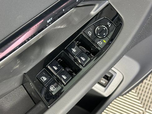 Used 2026 BMW 530i w/ Executive Package RWD image 11