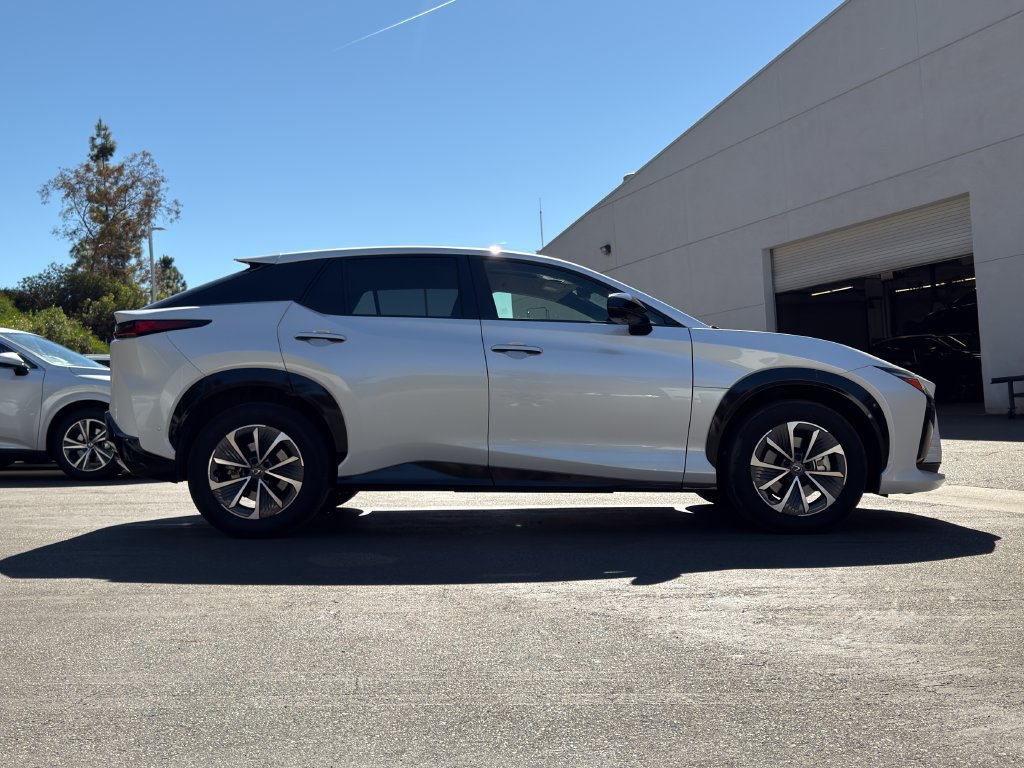 Used 2023 Lexus RZ 450e Premium w/ Technology Package AWD/4WD image 7