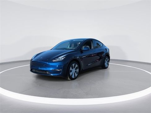 Used 2022 Tesla Model Y Long Range image 3