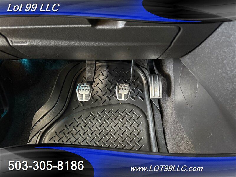 Used 2017 Ford Focus ST w/ Equipment Group 401A FWD image 40