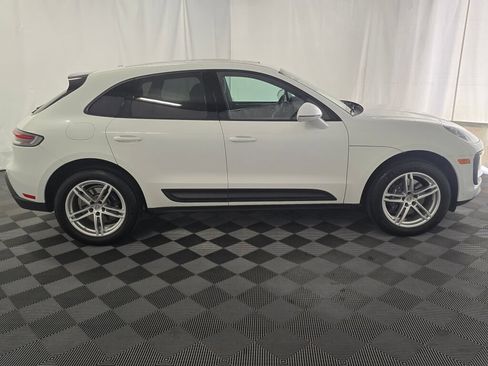 Certified 2024 Porsche Macan AWD/4WD image 8