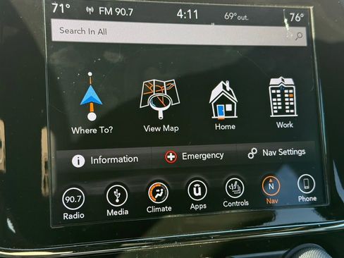 Used 2019 Jeep Grand Cherokee Altitude image 8