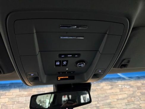 Used 2019 Chevrolet Suburban LT AWD/4WD image 25