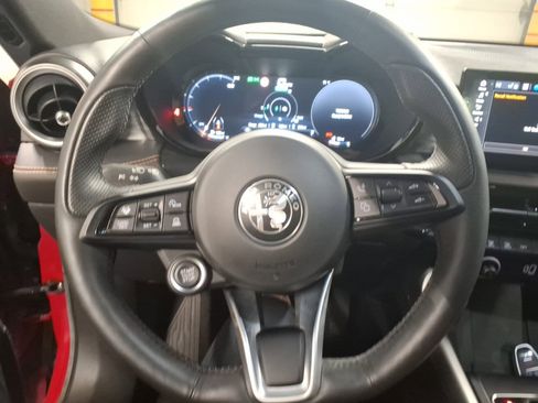 Used 2024 Alfa Romeo Tonale Ti image 11