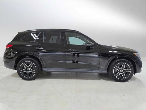 Used 2026 Mercedes-Benz GLC 300 4MATIC image 2