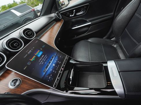 Used 2025 Mercedes-Benz C 300 4MATIC Sedan image 29