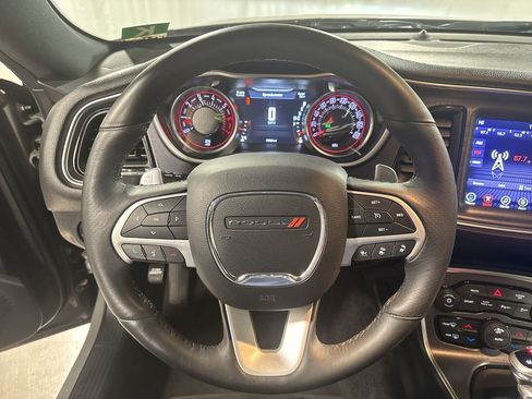 Used 2017 Dodge Challenger R/T Scat Pack w/ Leather Interior Group image 23
