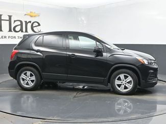 Used 2021 Chevrolet Trax LS w/ Tint and Cruise Package video 1