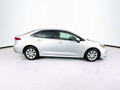 Used 2020 Toyota Corolla LE image 11