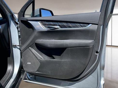 Certified 2025 Cadillac XT6 Premium Luxury AWD/4WD image 19