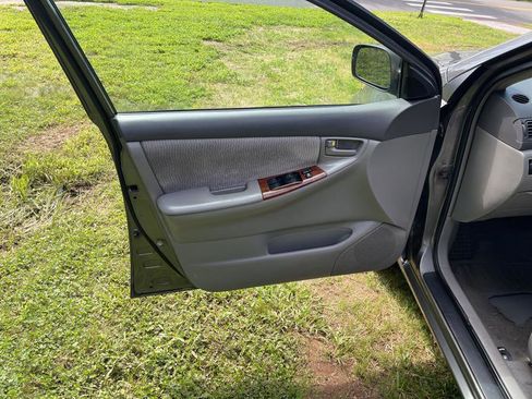 Used 2006 Toyota Corolla LE image 18