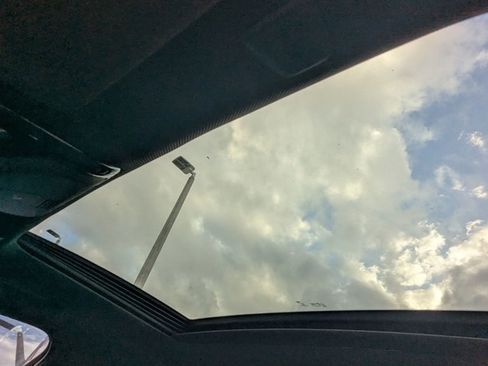 Used 2018 BMW M550i xDrive image 8