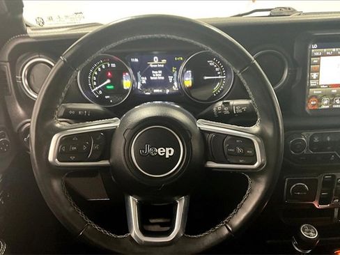 Used 2022 Jeep Wrangler Unlimited Sahara w/ Cold Weather Group image 8