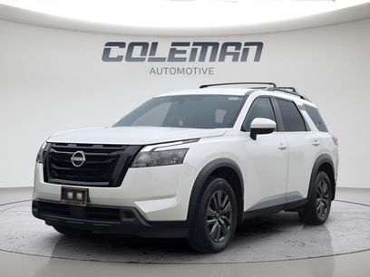 Used 2024 Nissan Pathfinder SV w/ Black Appearance Package