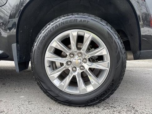 Used 2019 Chevrolet Silverado 1500 LTZ w/ LTZ Premium Package image 9