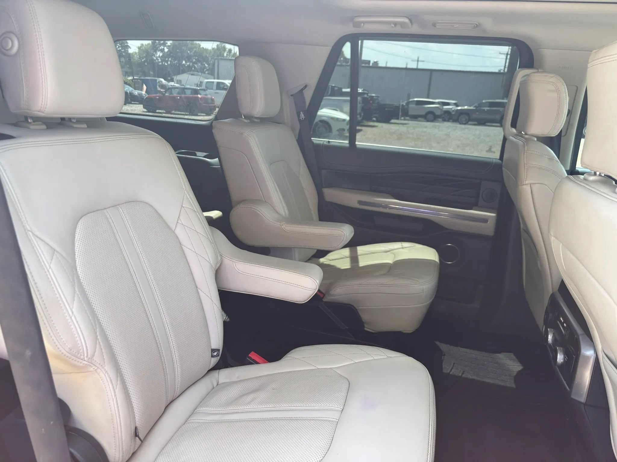 Used 2020 Ford Expedition Platinum AWD/4WD image 21