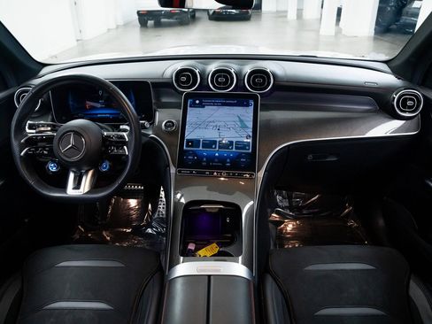 Used 2024 Mercedes-Benz GLC 43 AMG GLC 43 AMG image 9