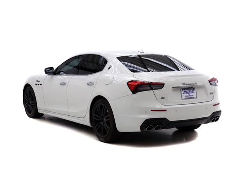 Used 2024 Maserati Ghibli Modena Q4 AWD/4WD image 5