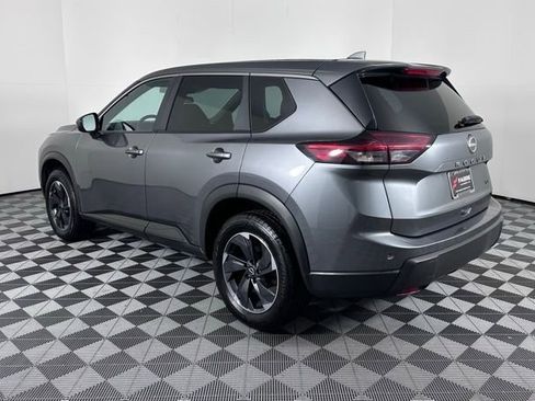 Used 2024 Nissan Rogue SV image 6