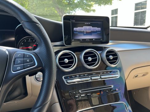 Used 2018 Mercedes-Benz GLC 300 image 18