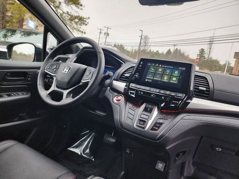 Used 2024 Honda Odyssey Sport image 13