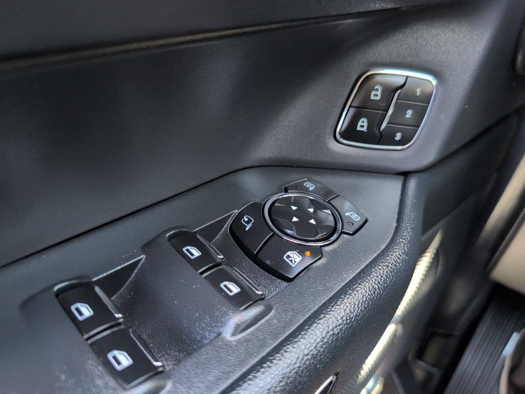 Used 2024 Ford Expedition XLT RWD image 27
