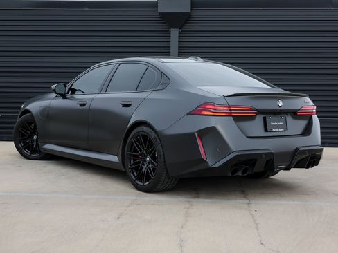 Used 2025 BMW M5 w/ Carbon Package image 3