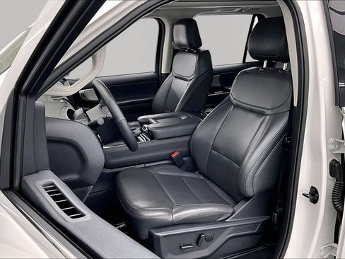 Certified 2025 Ford Expedition Active AWD/4WD image 25