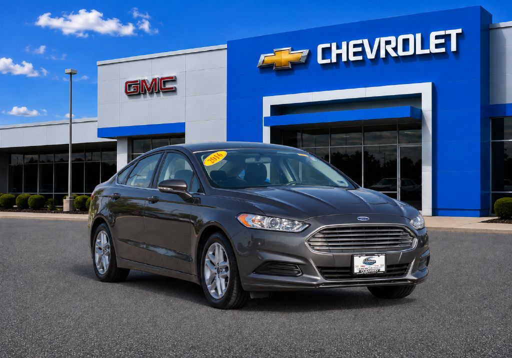 Used 2016 Ford Fusion SE FWD image 1