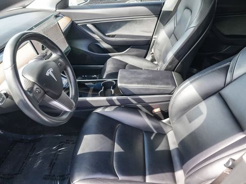 Used 2018 Tesla Model 3 Long Range image 17