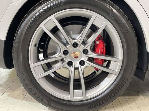New 2026 Porsche Cayenne S image 15