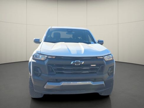 Used 2025 Chevrolet Colorado Trail Boss AWD/4WD image 2