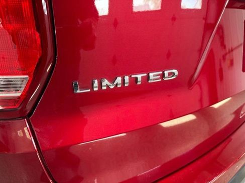 Used 2017 Ford Explorer Limited w/ Equipment Group 301A AWD/4WD image 30