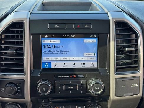 Used 2017 Ford F150 Lariat AWD/4WD image 3