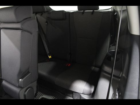 Used 2023 Toyota Highlander LE FWD image 20