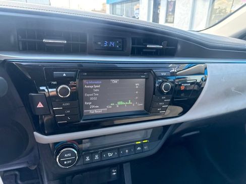 Used 2015 Toyota Corolla LE FWD image 25