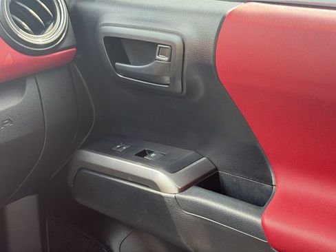 Used 2021 Toyota Tacoma SR5 RWD image 13