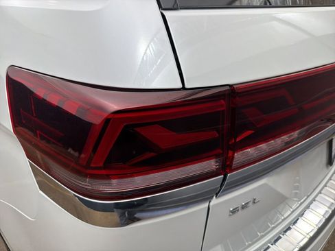 Used 2024 Volkswagen Atlas SEL Premium R-Line AWD/4WD image 22
