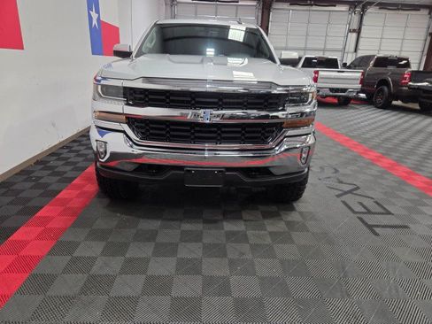 Used 2018 Chevrolet Silverado 1500 LT w/ Texas Edition RWD image 4