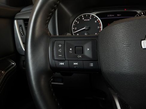 Used 2025 Nissan Rogue SV FWD image 33