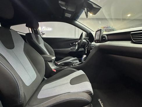 Used 2019 Hyundai Veloster 2.0 FWD image 29