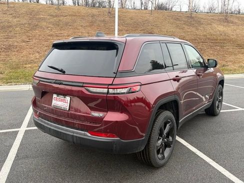 New 2026 Jeep Grand Cherokee Limited w/ Limited Altitude Package AWD/4WD image 8