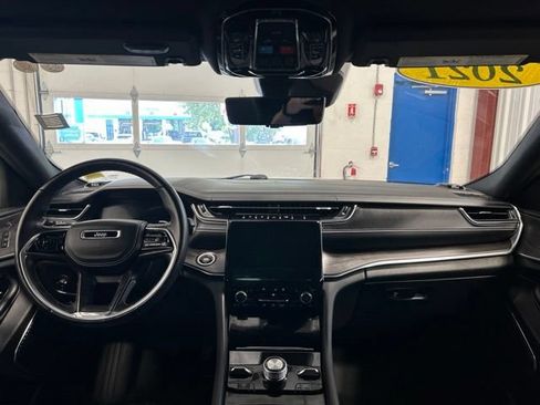 Used 2021 Jeep Grand Cherokee L Overland w/ Luxury Tech Group IV AWD/4WD image 16