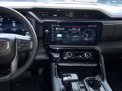 Used 2024 GMC Sierra 1500 AT4 w/ Technology Package AWD/4WD image 6