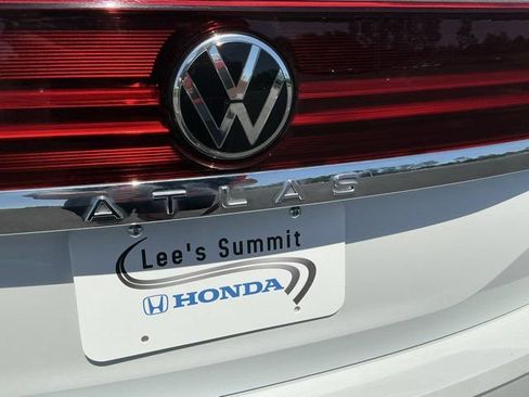Used 2024 Volkswagen Atlas SEL AWD/4WD image 6