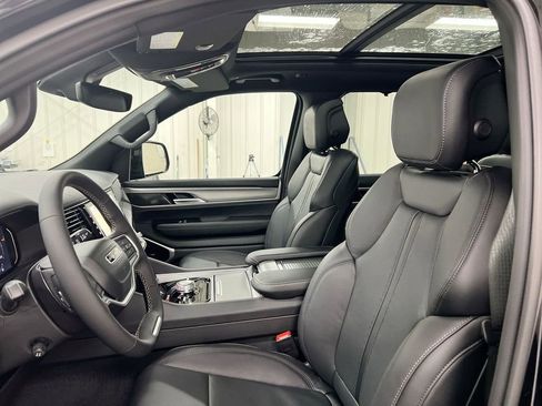 New 2026 Jeep Grand Wagoneer Limited image 20