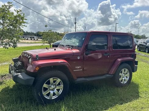 Used 2012 Jeep Wrangler Sahara w/ Connectivity Group AWD/4WD image 13