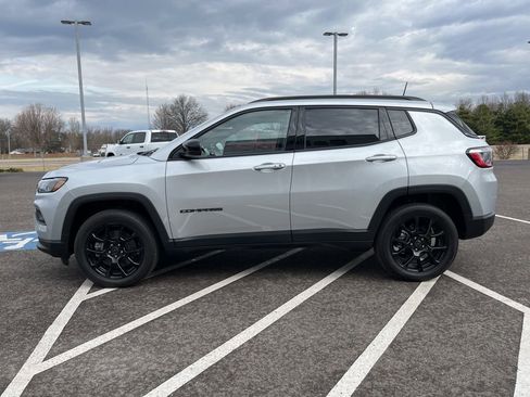 New 2025 Jeep Compass Latitude w/ Convenience Group AWD/4WD image 5