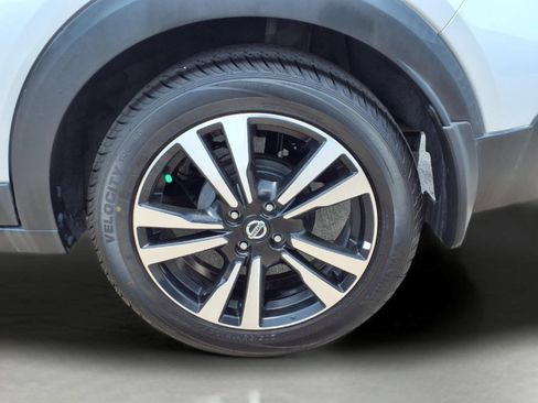 Used 2020 Nissan Kicks SV FWD image 9